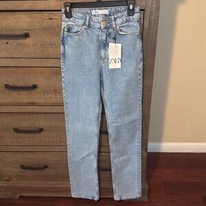 Zara Women's Staight-legged Blue Jeans